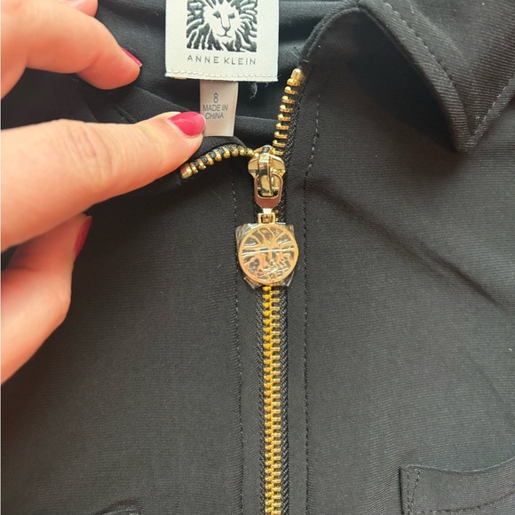 Anne Klein size 8 jumpsuit Black Zip-Up Jumpsuit with Gold Accents NWOT - Picture 4 of 7